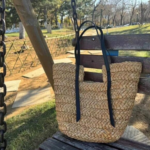 Neiman Marcus Summer Handmade Straw Purse - Picture 4 of 5